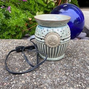 Scentsy Charlemagne warmer